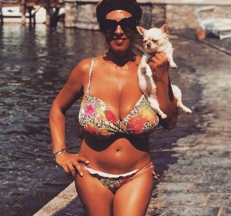 betty-larouge