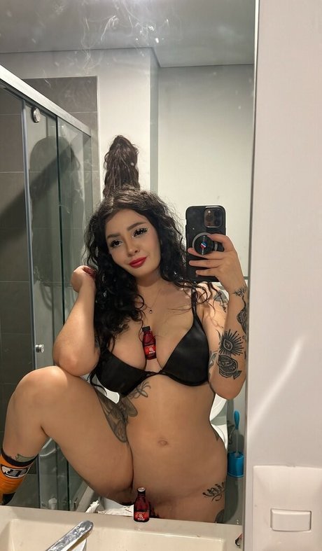 betzy-black-1