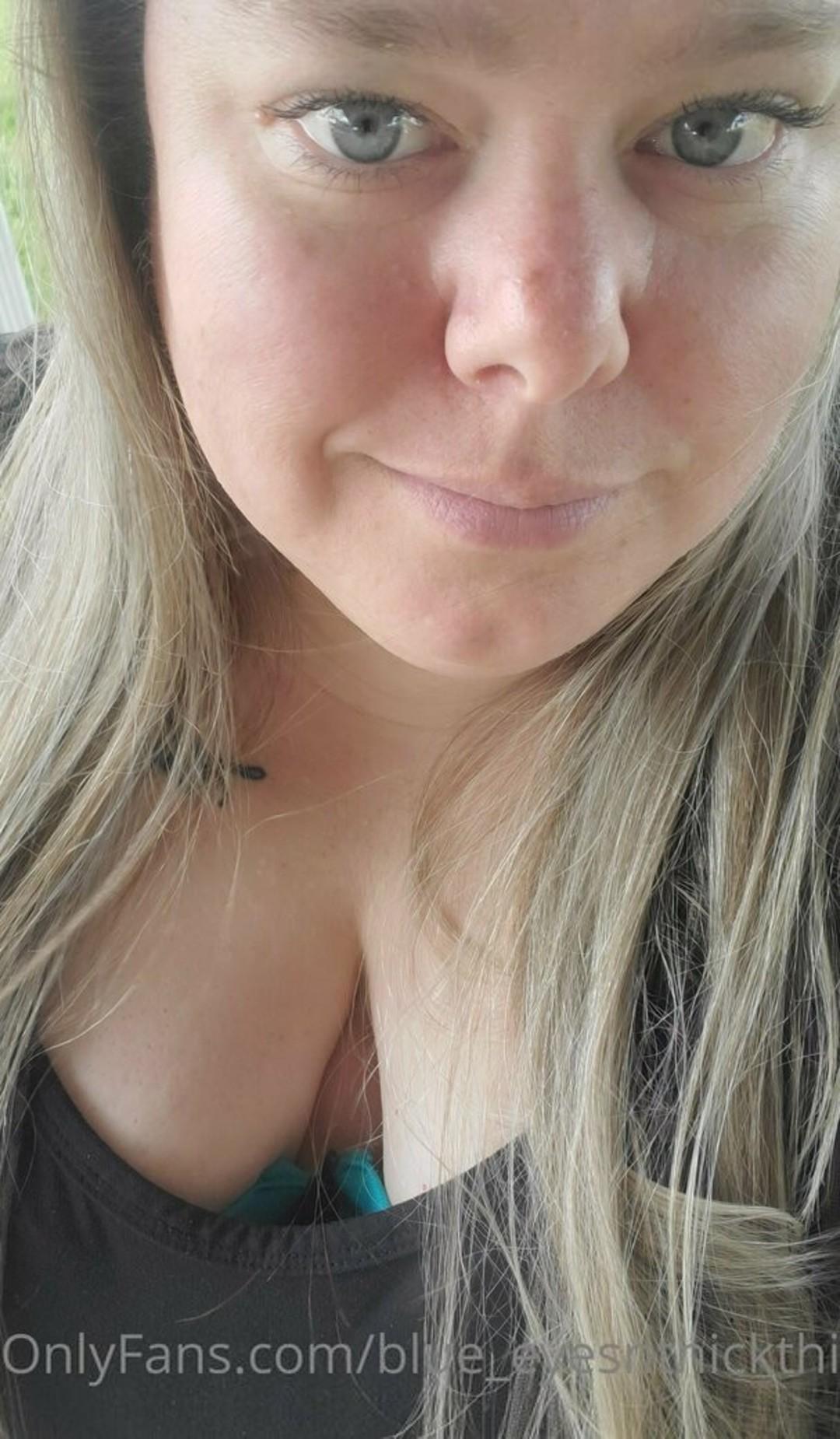 blue-eyesnthickthighs-1