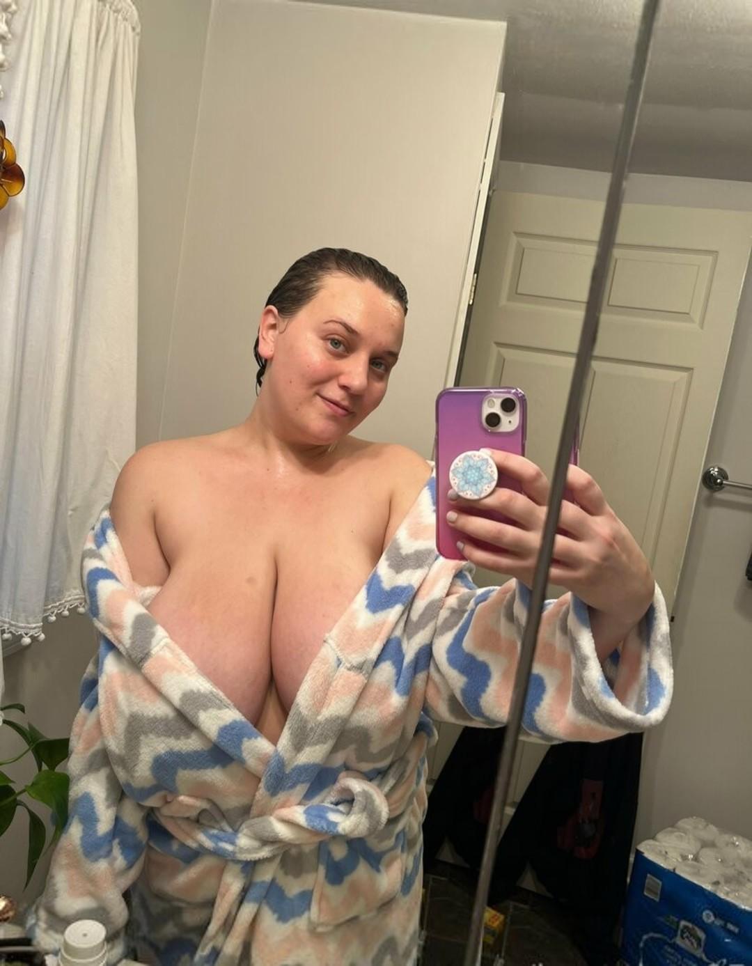 bustybae95