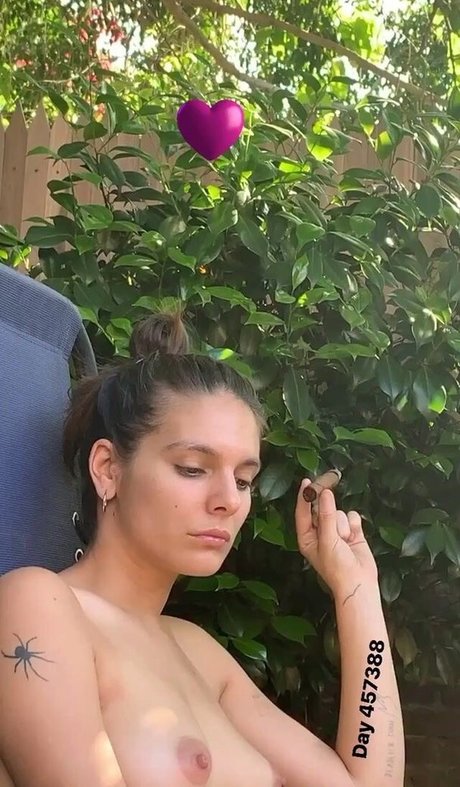 caitlin-stasey-1