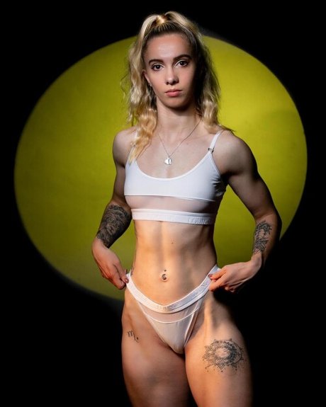 caitlin-wade-caitlinwadey