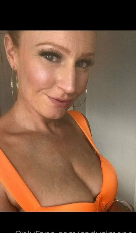 carlysimone