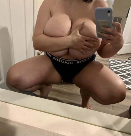 caroline-casbon