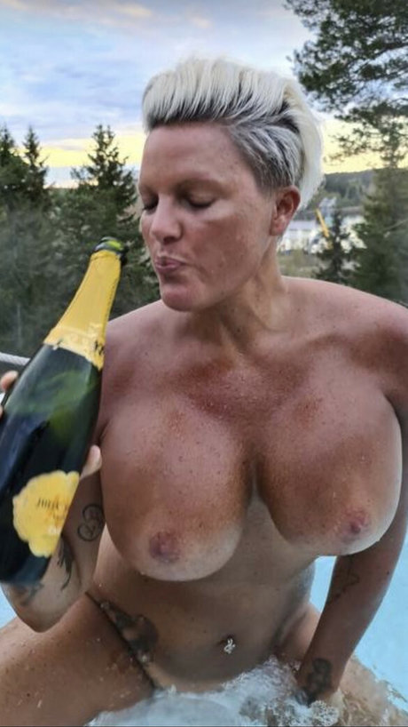 caroline-oberg