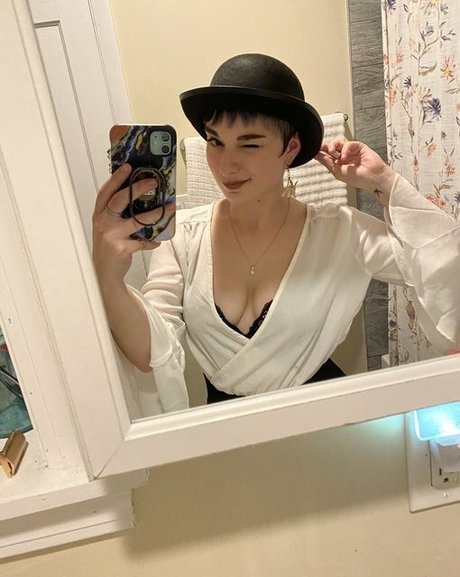 casey-lee-williams-1