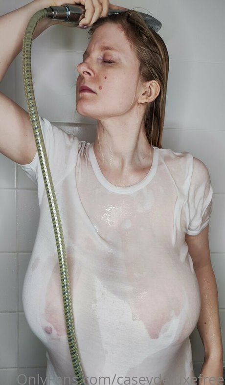 caseydeluxefree-1