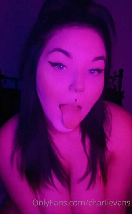 charli-evans