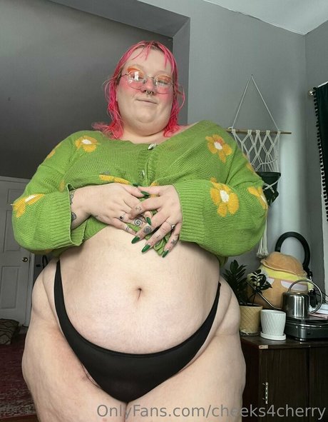 cheeks4cherry