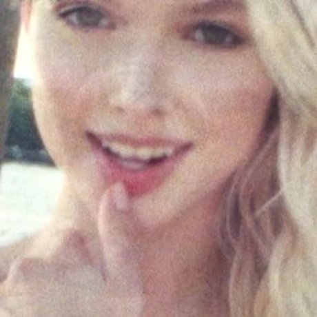 chloe-avenaim-1