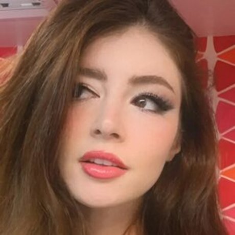 chrissy-costanza-1