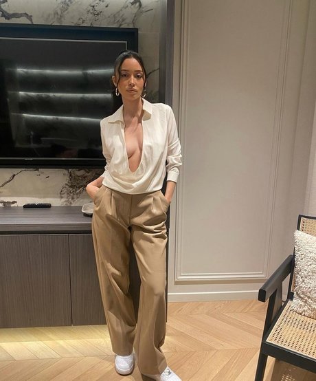 christian-serratos-1