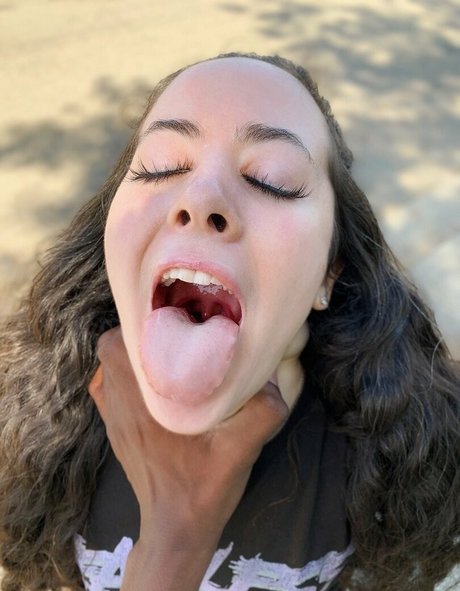 courtney-sanderson
