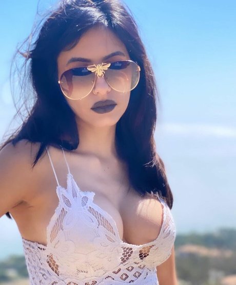 cristina-vee-valenzuela