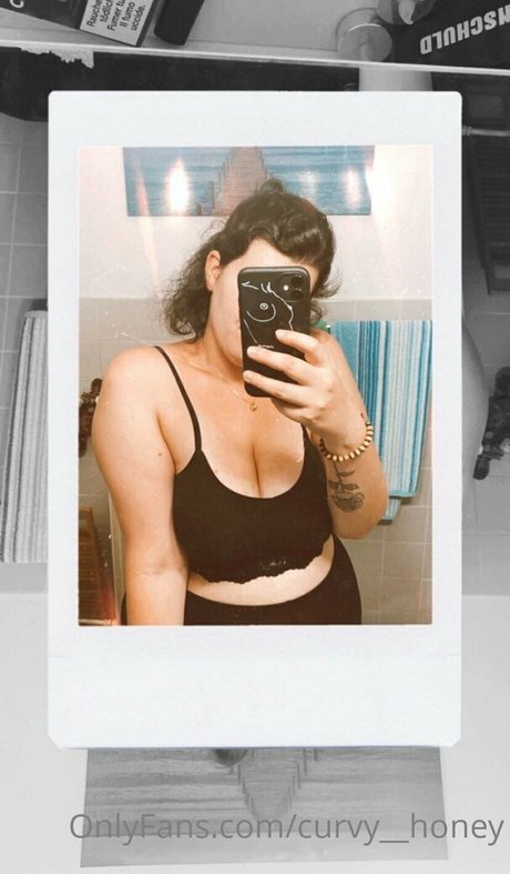 curvy-honey