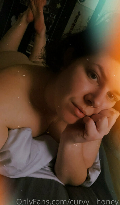 curvy-honey