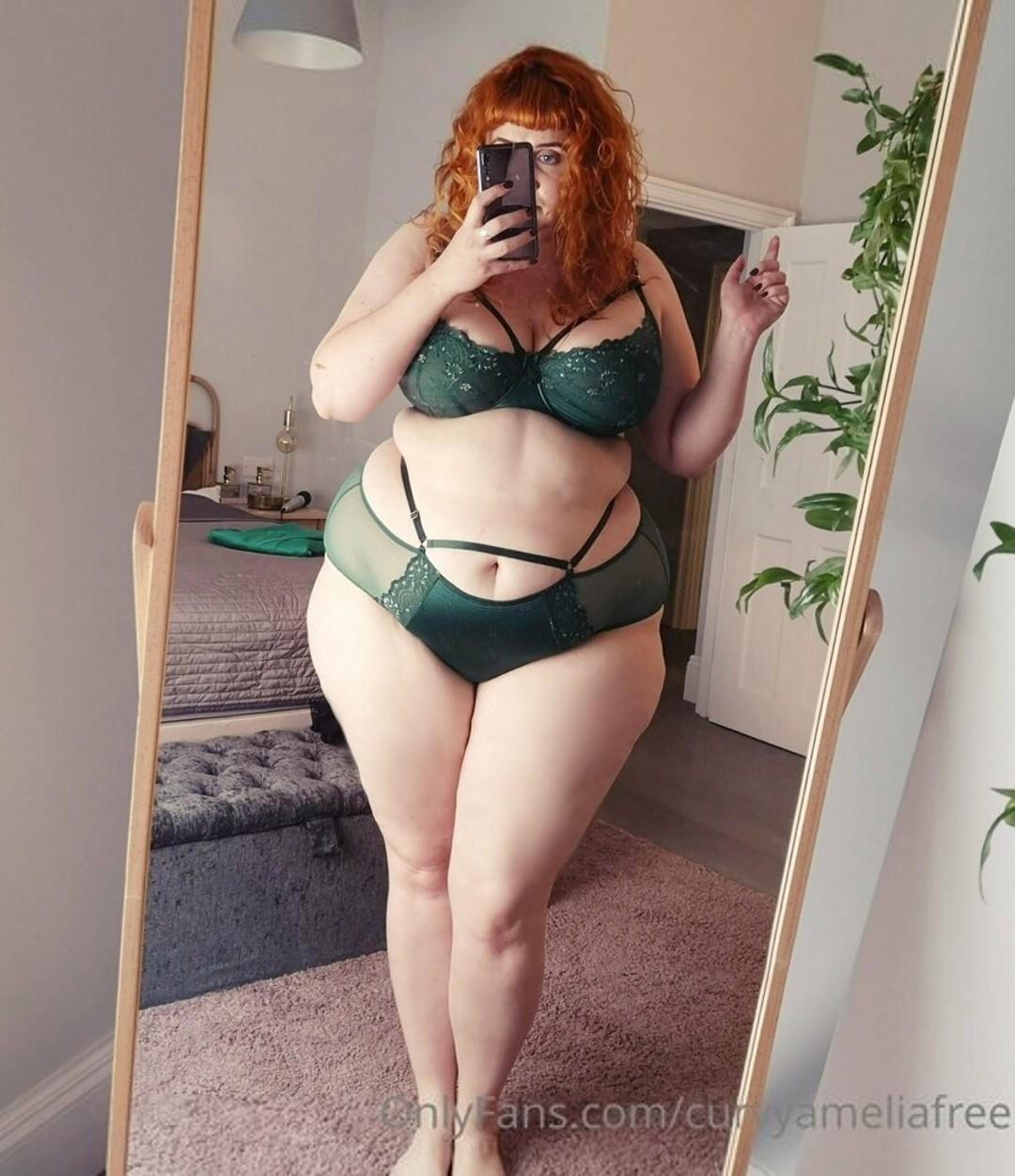 curvyameliafree