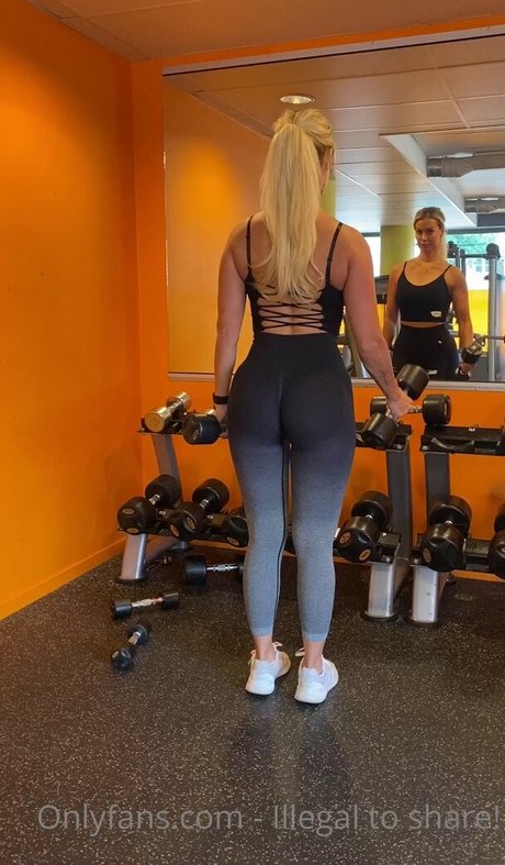 cuurvybabe