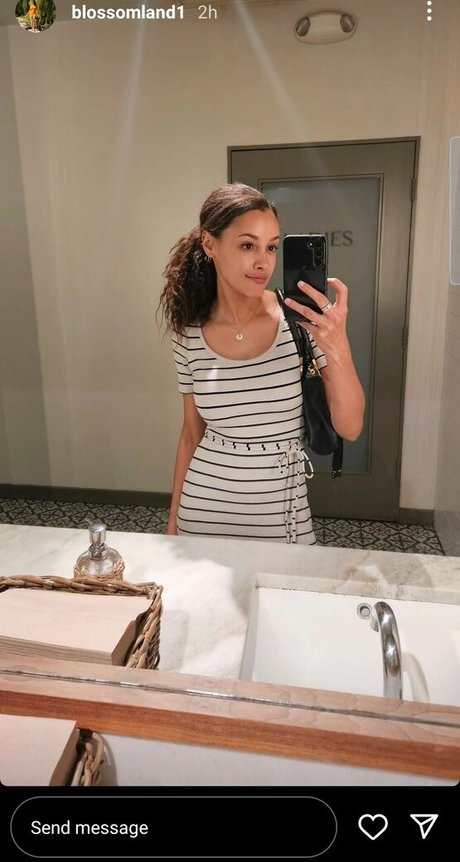 daisey-wilks-blossoms