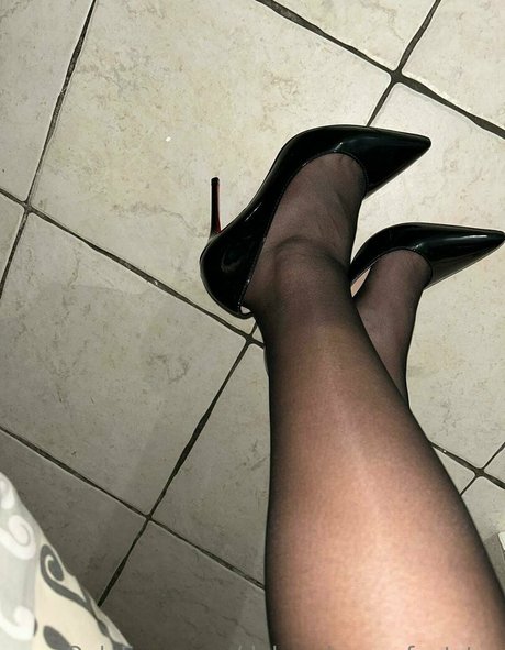 deborah-ass-feetstar