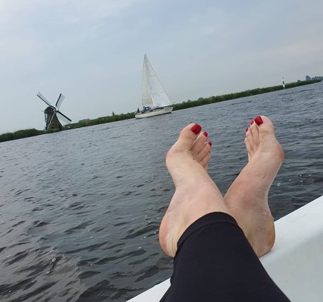 deliciousdutchfeet-1