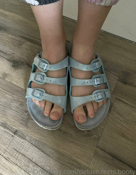 deluxe-feets-booty