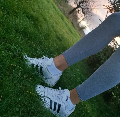 dmndfeet-1