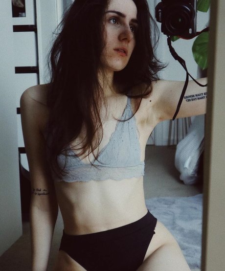 dodie-clark