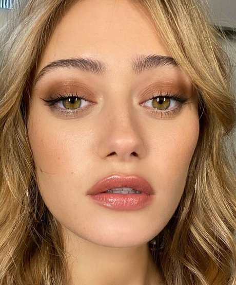 ella-purnell-2