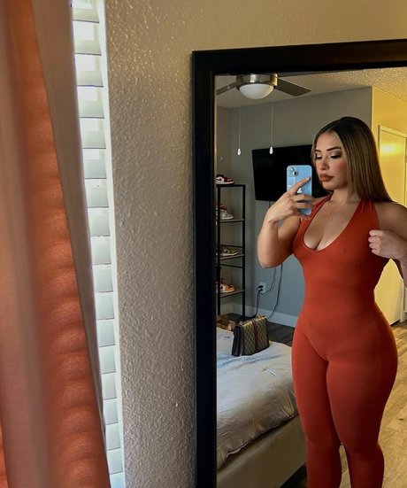 emelyelenaa-1