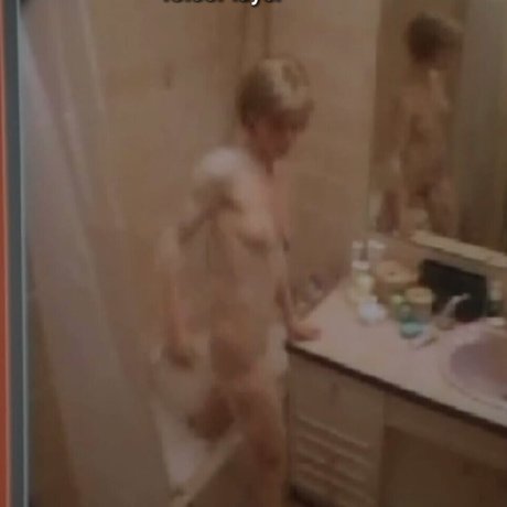 emilia-fox