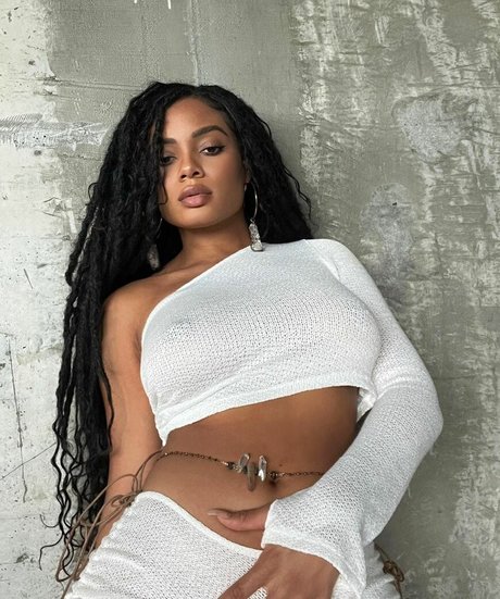 essence-tatiana