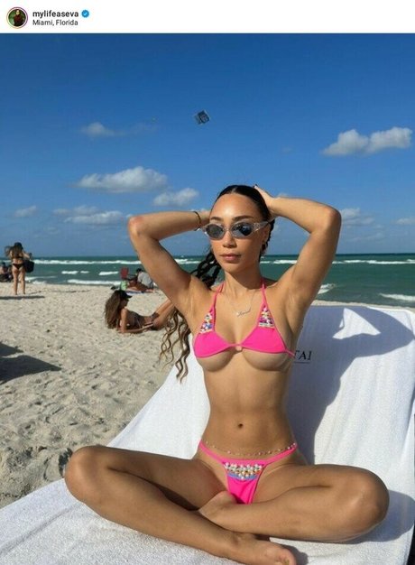 eva-gutowski