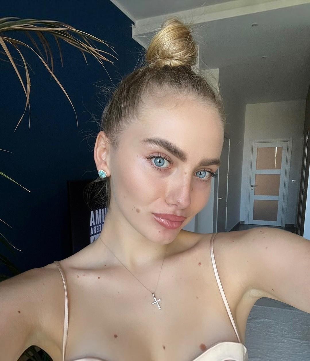 eva_e-1