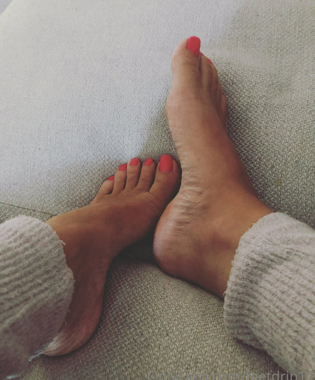 feetdrip11-1