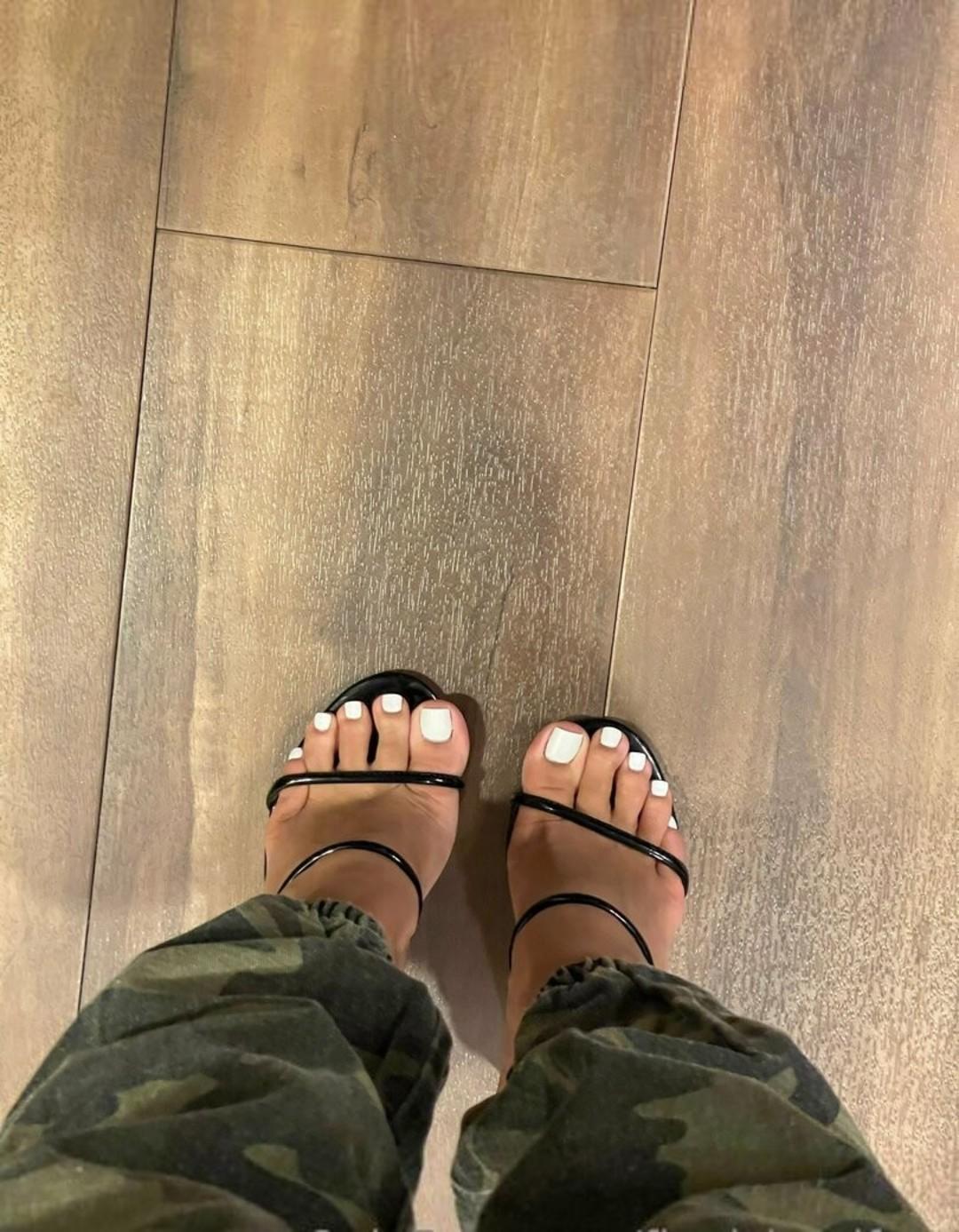 fineislandfeet-1