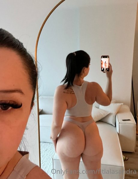 fitgirllalla-thickgirllalla-1