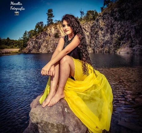 friend-s-pretty-feet