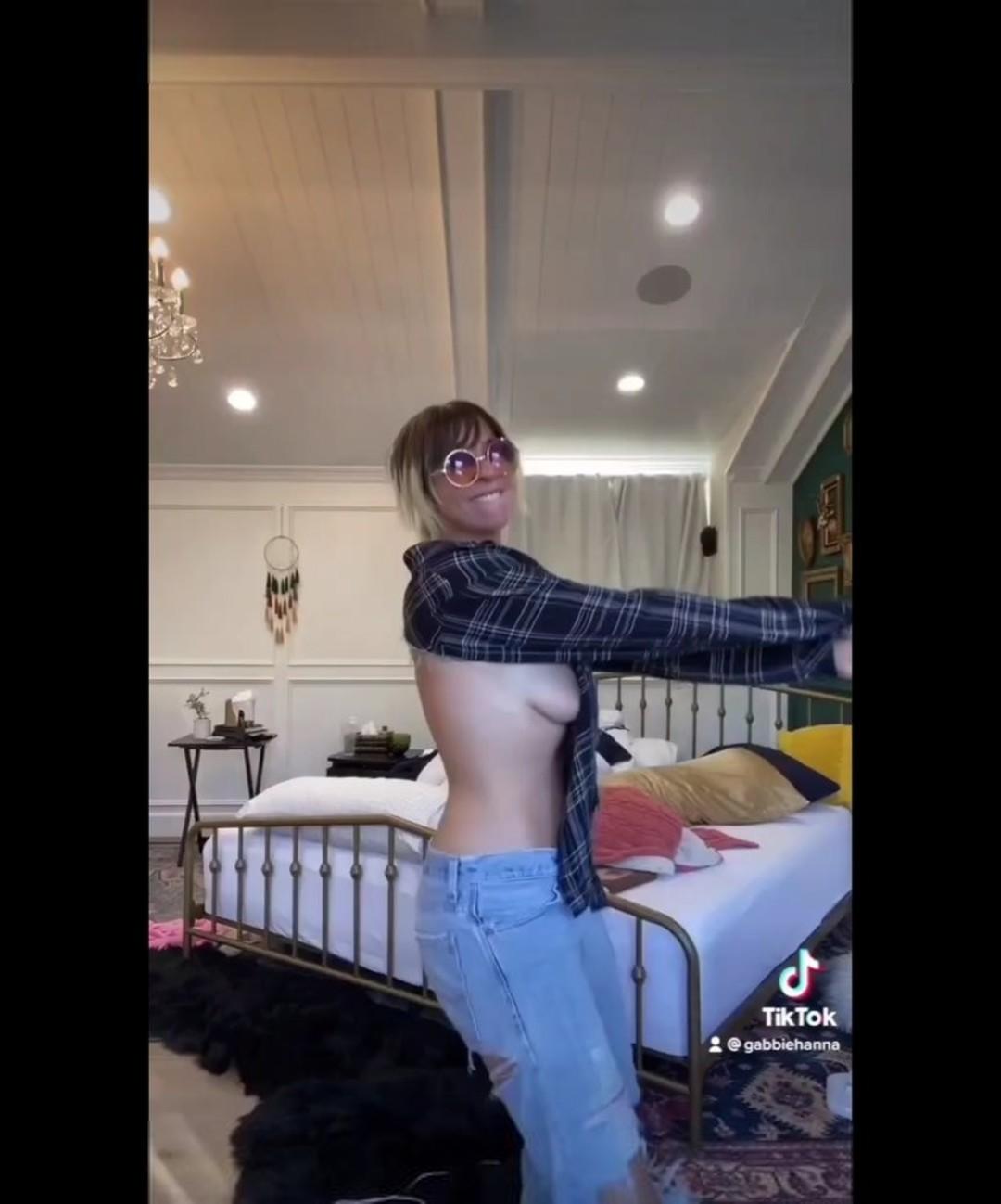 gabbie-hanna-2