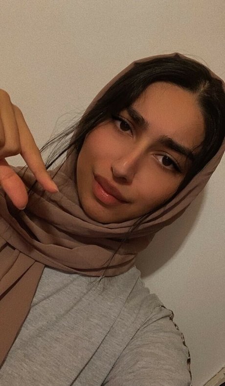 galinaxgoddess-uk-muslim-1