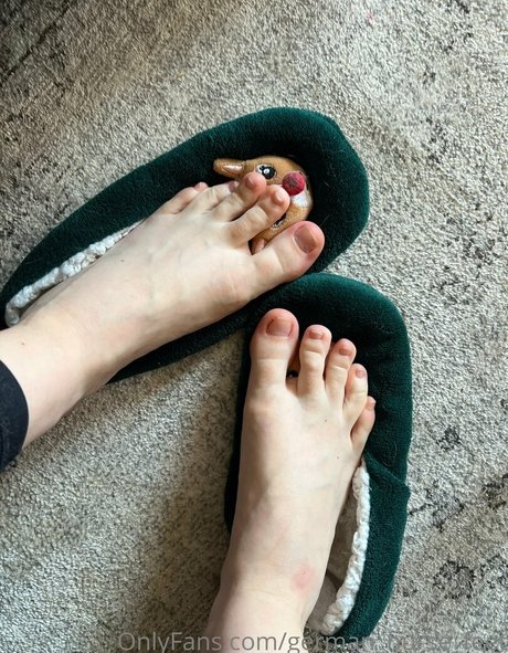 german-nurse-feet