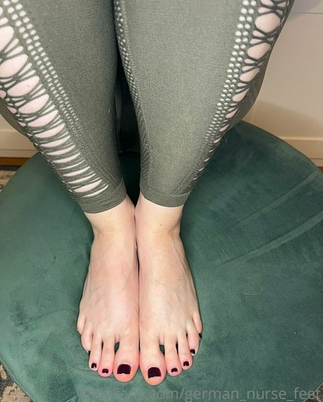 german-nurse-feet