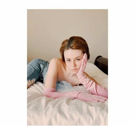 girl-on-cinema