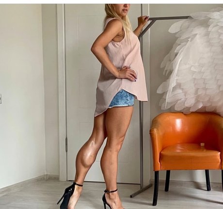 gloria-legs-1