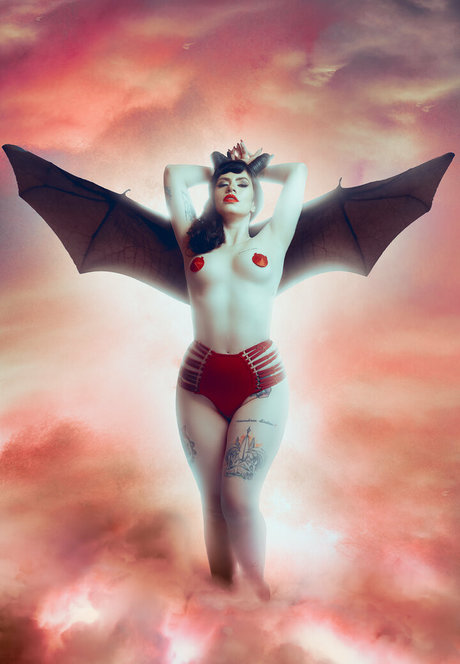 gothamqueenslaysfree-1