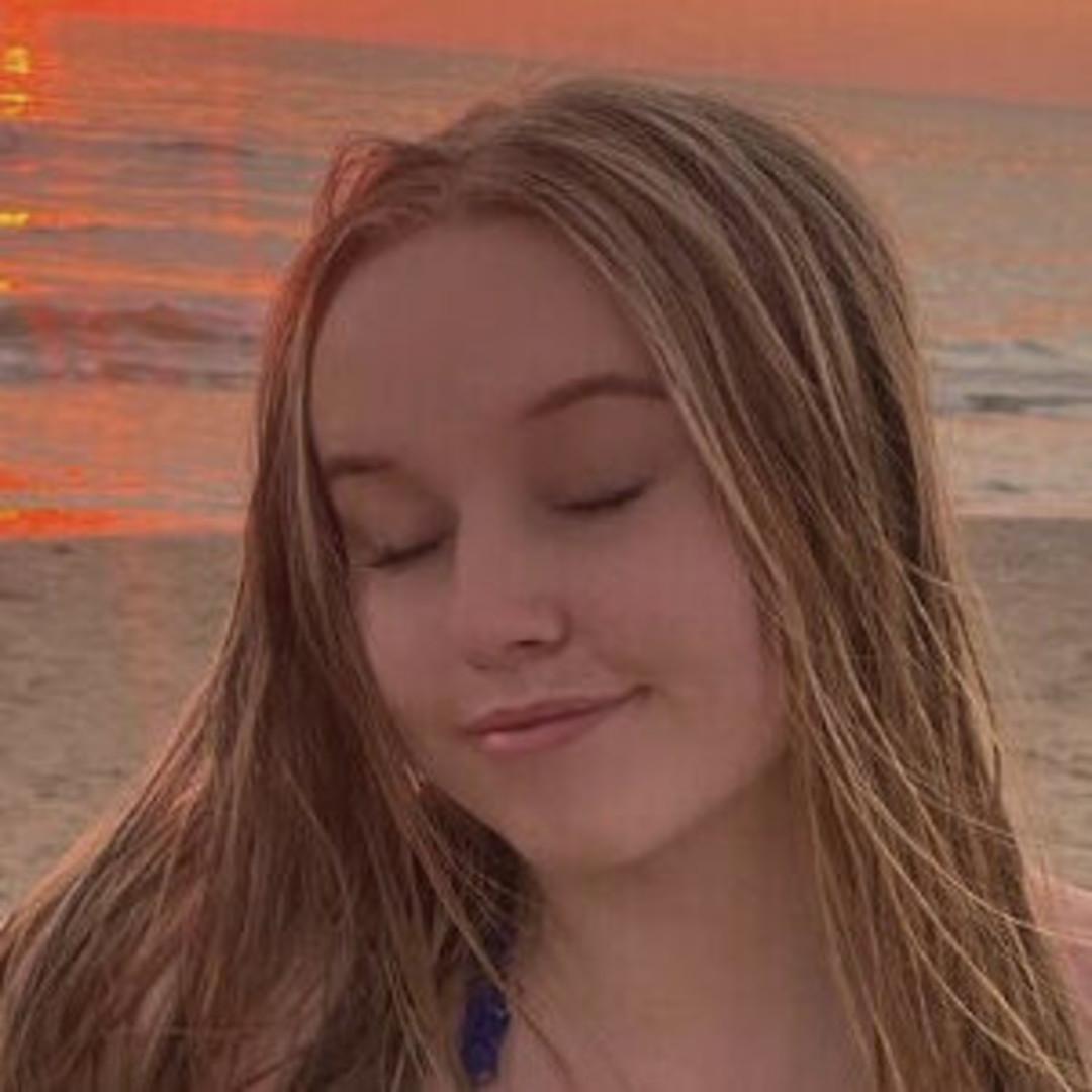 haileyyfriz