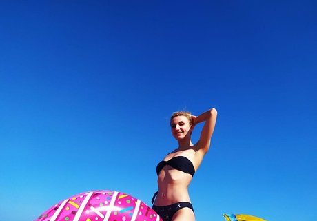 helenadolphin-1